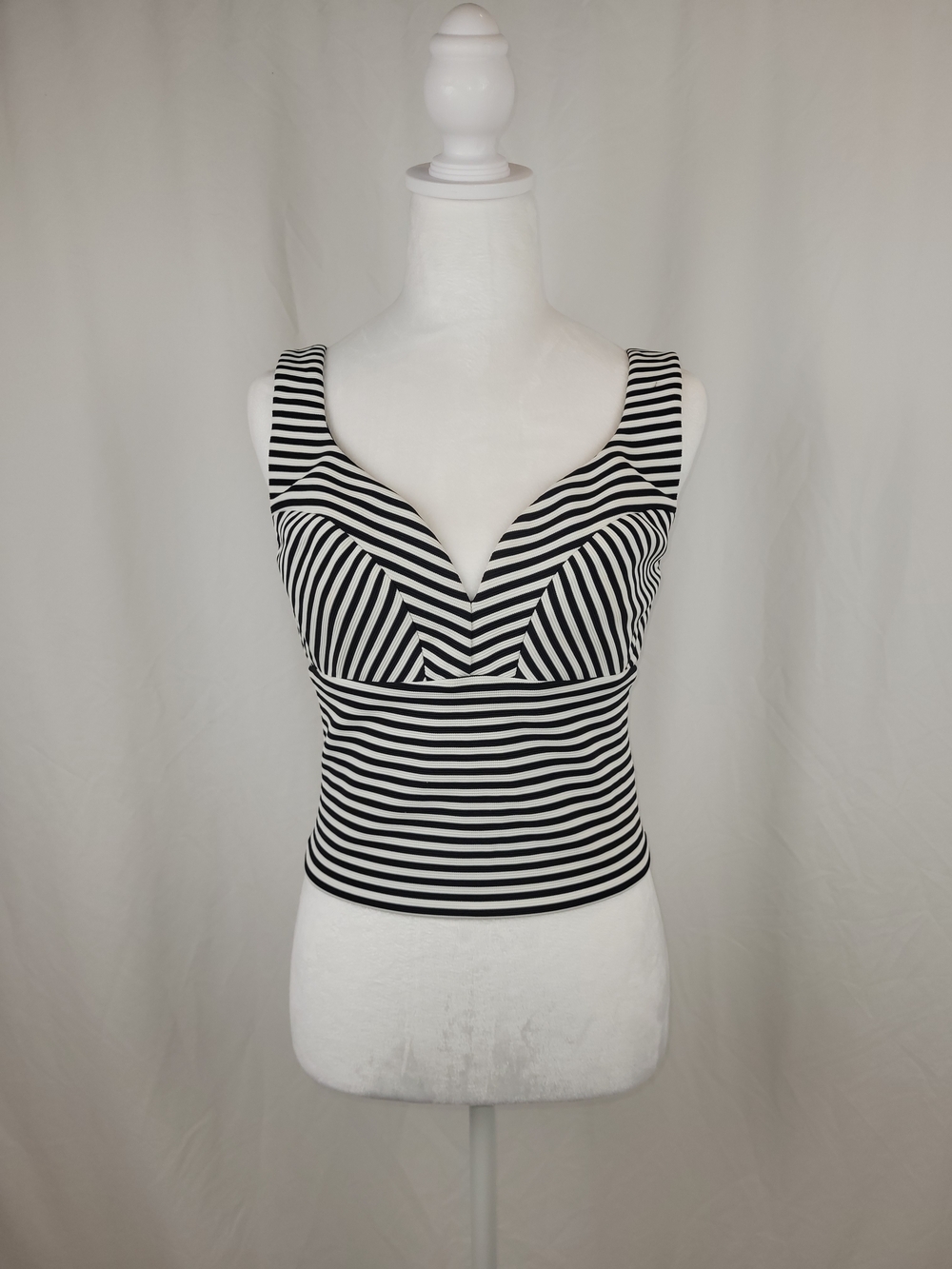 Guess Black & White Striped V-Neck Tank Top NWOT